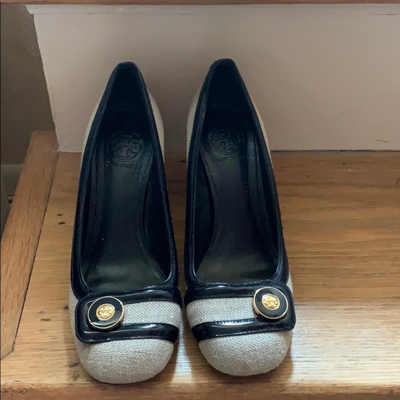 Shoes - Picture 1 of 4